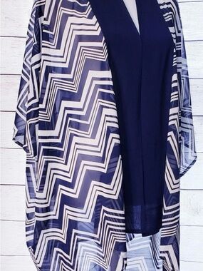 Ruby Ribbon Navy & White Geometric Chevron Shear Kimono Wrap Women’s One Size